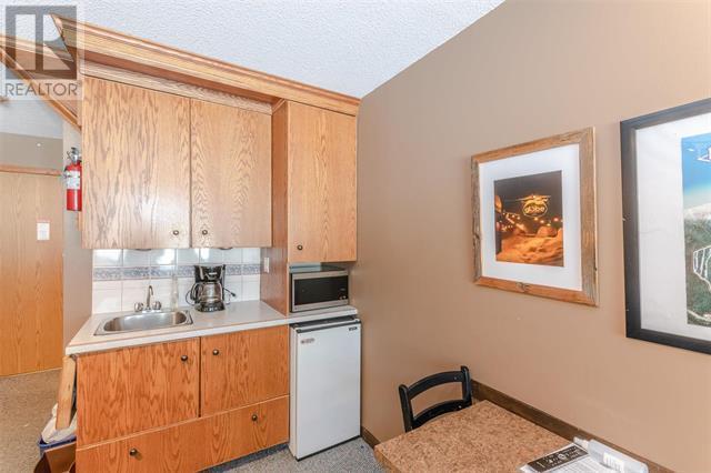 126 - 5375 Big White Road, Condo with 0 bedrooms, 1 bathrooms and 1 parking in Kootenay Boundary E BC | Image 12
