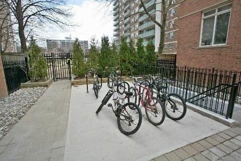 100 - 415 Jarvis St, Townhouse with 2 bedrooms, 1 bathrooms and null parking in Toronto ON | Image 6