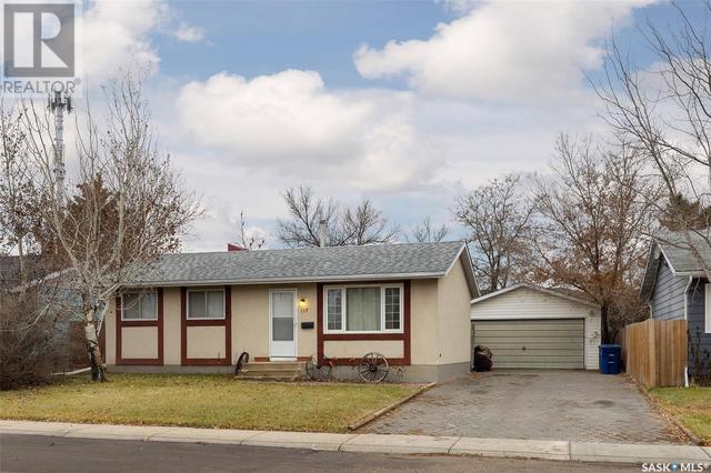 117 Fisher Crescent, House detached with 3 bedrooms, 2 bathrooms and null parking in Saskatoon SK | Image 1