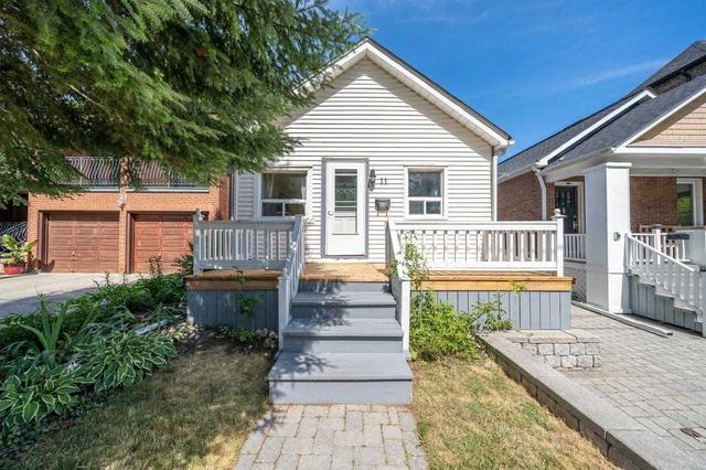 11 Thirty Ninth St, House detached with 2 bedrooms, 2 bathrooms and 2 parking in Toronto ON | Image 1