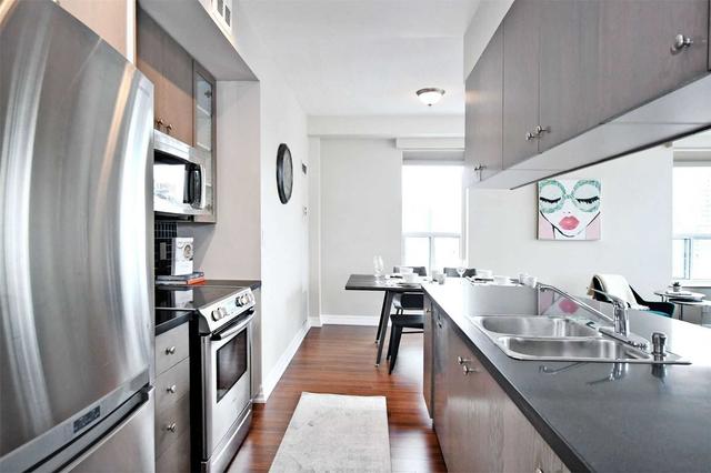 906 - 70 Alexander St, Condo with 2 bedrooms, 2 bathrooms and 1 parking in Toronto ON | Image 27