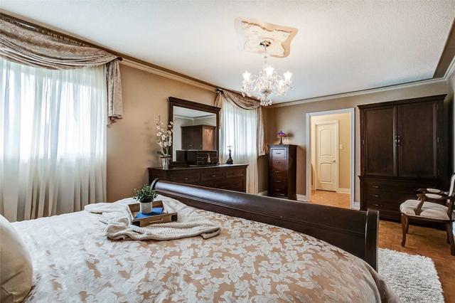 17 Mayberry Crt, House detached with 4 bedrooms, 4 bathrooms and 6 parking in Markham ON | Image 14