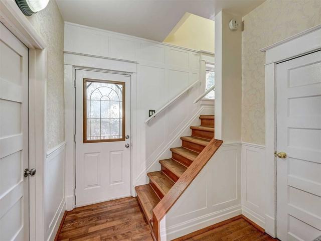 32 Elliott St, House detached with 4 bedrooms, 2 bathrooms and 3 parking in Brampton ON | Image 4