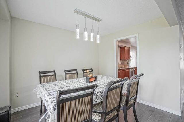 29 Junewood Cres, House detached with 4 bedrooms, 3 bathrooms and 3 parking in Brampton ON | Image 5