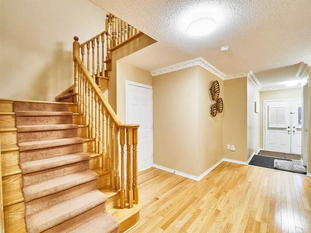 13 Andriana Cres, House semidetached with 4 bedrooms, 4 bathrooms and 3 parking in Markham ON | Image 4