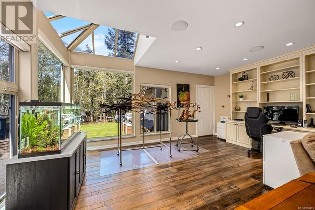 2201 Sea Lion Way, House detached with 5 bedrooms, 6 bathrooms and 7 parking in Comox Valley B (Lazo North) BC | Image 16
