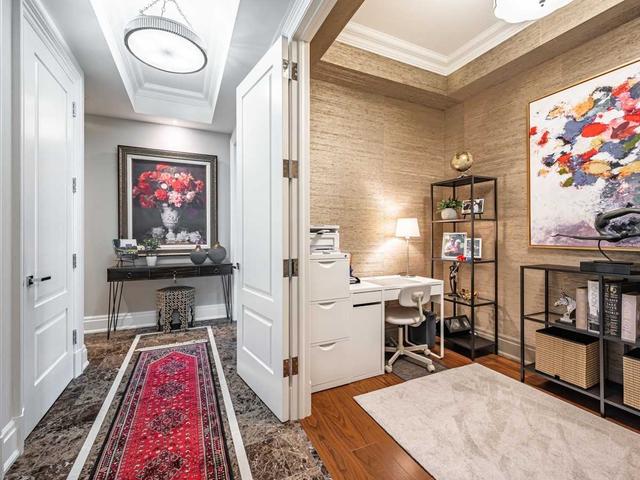 501 - 55 Scollard St, Condo with 1 bedrooms, 2 bathrooms and 1 parking in Toronto ON | Image 3