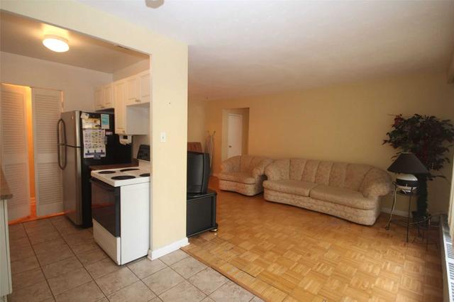 201 - 915 Midland Ave, Condo with 1 bedrooms, 1 bathrooms and 1 parking in Toronto ON | Image 2
