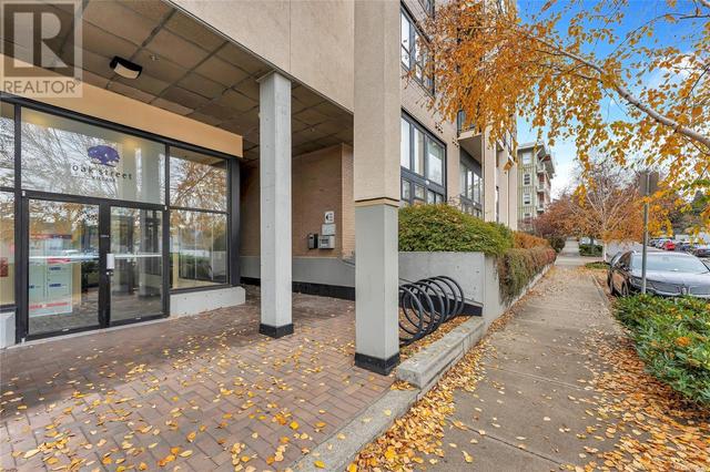 310 - 820 Short St, Condo with 3 bedrooms, 2 bathrooms and 1 parking in Saanich BC | Image 26