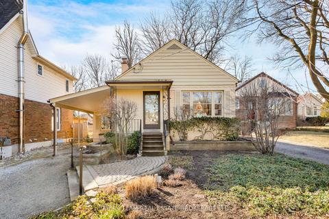 21 Inchcliffe Cres, Toronto, ON, M9P2N2 | Card Image