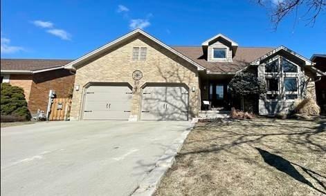 36 2nd Street Cres, House detached with 3 bedrooms, 3 bathrooms and 6 parking in Hanover ON | Image 1