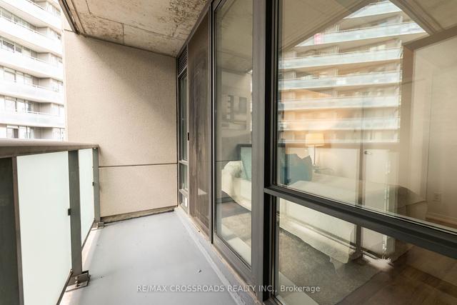 522 - 20 Joe Shuster Way, Condo with 2 bedrooms, 2 bathrooms and 1 parking in Toronto ON | Image 13