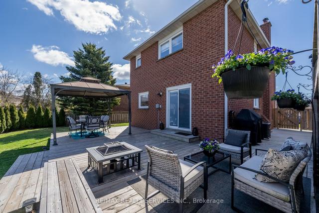 42 Willowcrest Crt, House detached with 3 bedrooms, 4 bathrooms and 6 parking in Brampton ON | Image 24