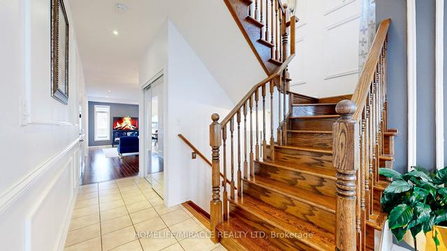 24 Tidemore Hts, House detached with 3 bedrooms, 3 bathrooms and 3 parking in Hamilton ON | Image 23