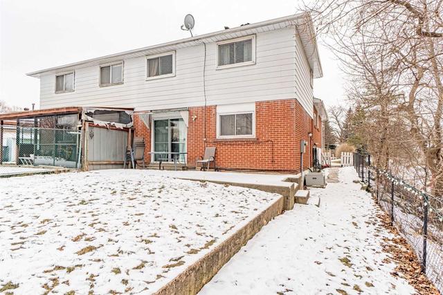 3368 Victory Cres, House semidetached with 3 bedrooms, 2 bathrooms and 2 parking in Mississauga ON | Image 16