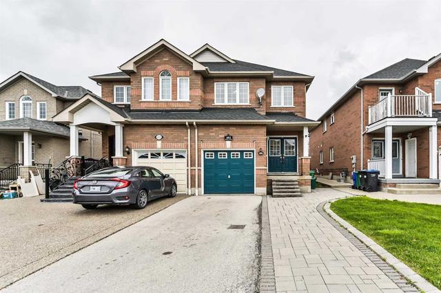401 Oaktree Circ, House semidetached with 4 bedrooms, 3 bathrooms and 3 parking in Mississauga ON | Image 1