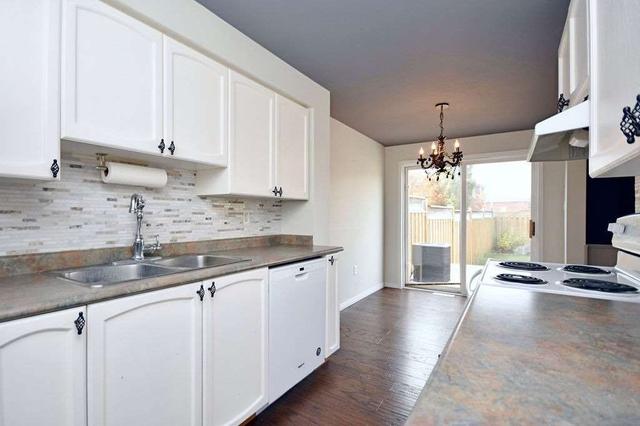50 Larkin Dr, House attached with 3 bedrooms, 2 bathrooms and 3 parking in Barrie ON | Image 20