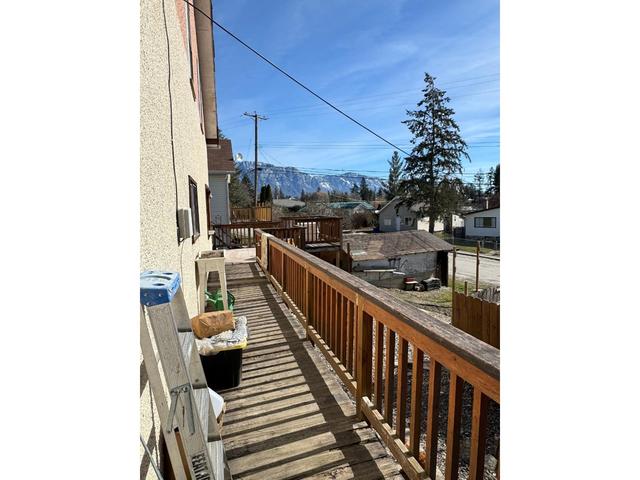 1005 Railway Boulevard, House detached with 5 bedrooms, 2 bathrooms and null parking in Creston BC | Image 16