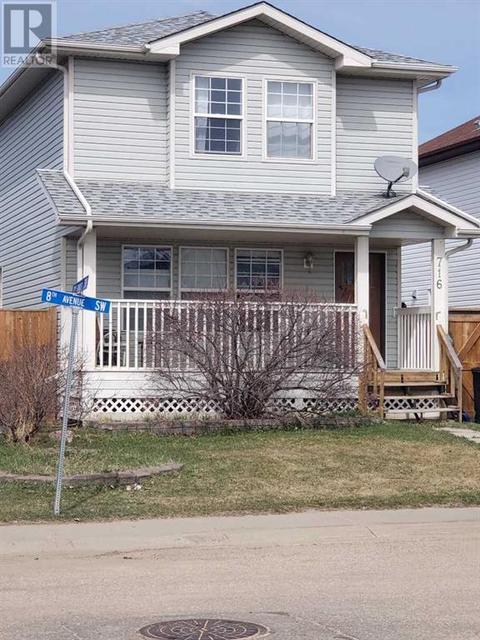 716 8 Avenue Sw, House detached with 3 bedrooms, 2 bathrooms and 2 parking in Slave Lake AB | Card Image