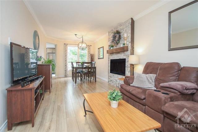 41 Grenadier Way, Townhouse with 3 bedrooms, 3 bathrooms and 4 parking in Ottawa ON | Image 7