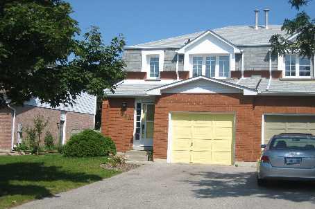 865 Clancey Cres, House attached with 3 bedrooms, 2 bathrooms and 2 parking in Newmarket ON | Image 1