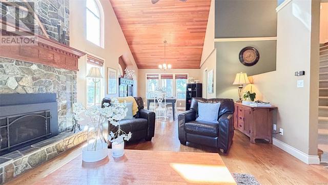 880 Hackamore Dr, House detached with 5 bedrooms, 3 bathrooms and 8 parking in Metchosin BC | Image 3