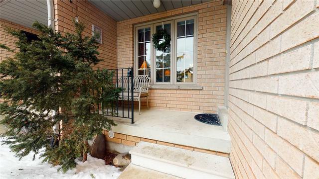 54 Tumbleweed Crt, House attached with 3 bedrooms, 3 bathrooms and 5 parking in Vaughan ON | Image 12