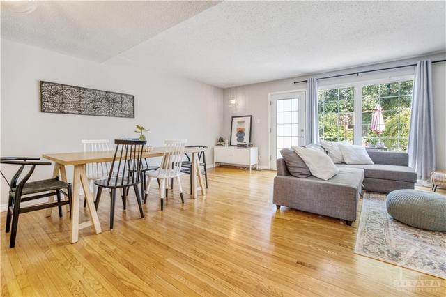 930 Walkley Road, Townhouse with 3 bedrooms, 2 bathrooms and 2 parking in Ottawa ON | Image 4