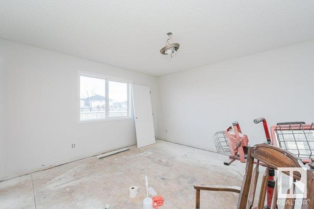 7314 166a Av Nw, House detached with 3 bedrooms, 2 bathrooms and null parking in Edmonton AB | Image 27