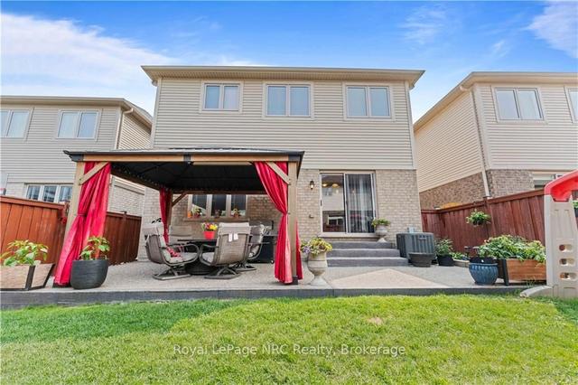 184 Echovalley Dr, House detached with 3 bedrooms, 4 bathrooms and 6 parking in Hamilton ON | Image 25