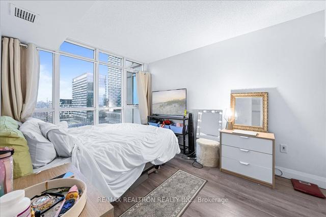 2015 - 15 Iceboat Terr, Condo with 1 bedrooms, 1 bathrooms and 0 parking in Toronto ON | Image 14