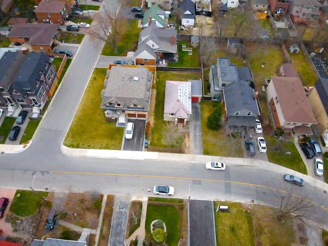 83 Twenty Seventh St, House detached with 2 bedrooms, 2 bathrooms and 3 parking in Toronto ON | Image 20