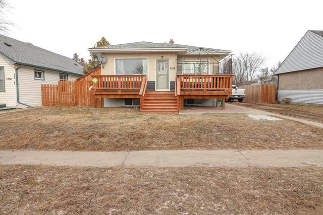 1214 Elm Street Se, House detached with 3 bedrooms, 2 bathrooms and 4 parking in Medicine Hat AB | Image 29