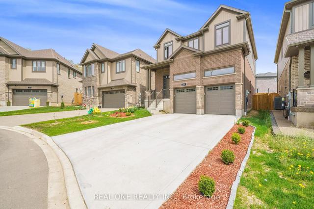 164 Mountain Holly Crt, House detached with 4 bedrooms, 3 bathrooms and 4 parking in Waterloo ON | Image 24
