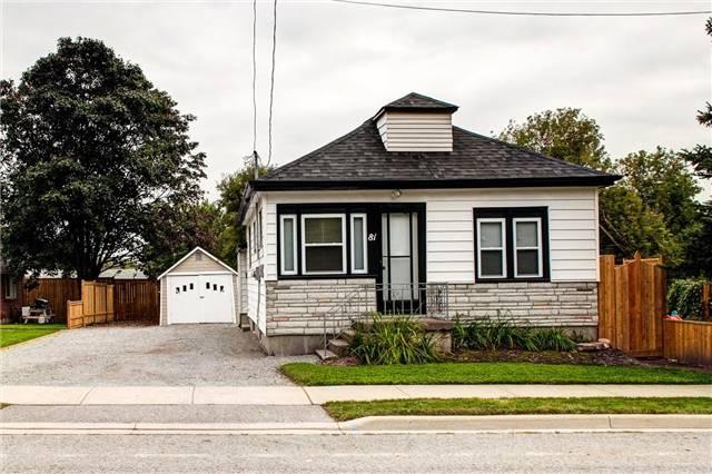 81 Hall St, House detached with 3 bedrooms, 1 bathrooms and 6 parking in Oshawa ON | Image 2