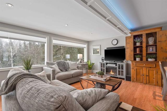 5716 Tenth Line, House detached with 4 bedrooms, 2 bathrooms and 6 parking in Erin ON | Image 5