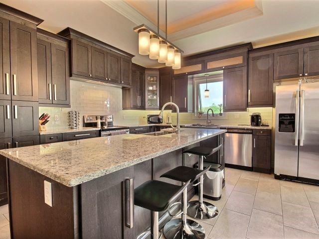 54 Hazel Cres, House semidetached with 2 bedrooms, 4 bathrooms and 4 parking in Kingsville ON | Image 5