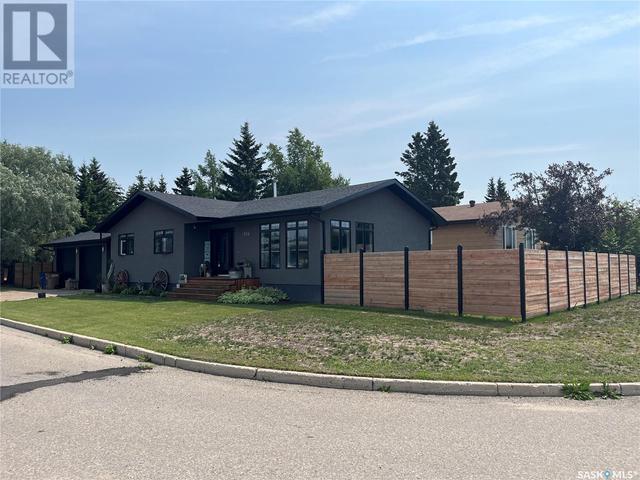 918 Portage Drive, House detached with 4 bedrooms, 2 bathrooms and null parking in Wadena SK | Image 2