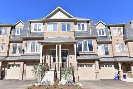 24 Magdalene Cres, House attached with 3 bedrooms, 3 bathrooms and 1 parking in Brampton ON | Image 1