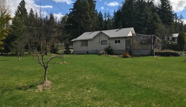 316 Nelson Avenue Nw, House detached with 2 bedrooms, 1 bathrooms and null parking in Nakusp BC | Image 1