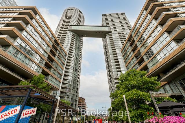 3302 - 21 Iceboat Terr, Condo with 1 bedrooms, 1 bathrooms and 1 parking in Toronto ON | Image 7