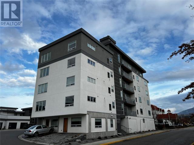 402 - 131 Harbourfront Drive Ne, Condo with 2 bedrooms, 2 bathrooms and 3 parking in Salmon Arm BC | Image 3