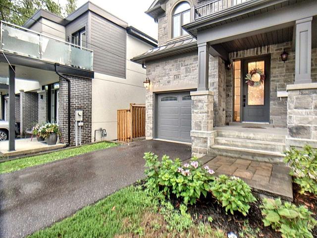38 Cayuga Ave, House semidetached with 4 bedrooms, 4 bathrooms and 3 parking in Mississauga ON | Image 12