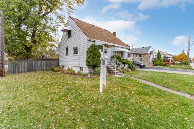 274 West 2nd Street, House detached with 3 bedrooms, 1 bathrooms and 3 parking in Hamilton ON | Image 23