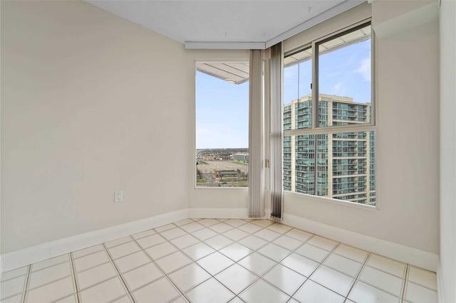 1201 - 1271 Walden Circ, Condo with 2 bedrooms, 2 bathrooms and 1 parking in Mississauga ON | Image 3