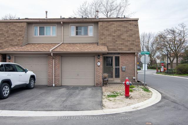 65 - 1 Gloucester Pl, Townhouse with 3 bedrooms, 4 bathrooms and 2 parking in Brampton ON | Image 1