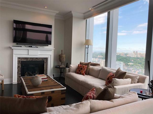 3702 - 50 Yorkville Ave, Condo with 2 bedrooms, 3 bathrooms and 2 parking in Toronto ON | Image 2