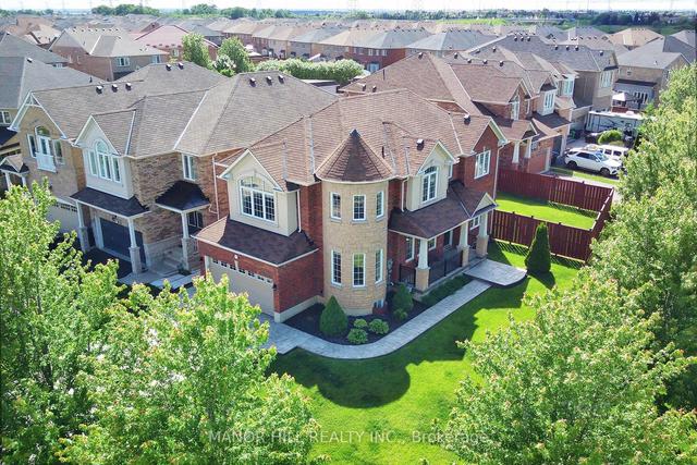 7314 Saint Barbara Blvd, House detached with 4 bedrooms, 3 bathrooms and 6 parking in Mississauga ON | Image 1
