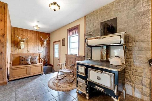 4125 County Rd 43 Rd, Home with 3 bedrooms, 3 bathrooms and 40 parking in North Grenville ON | Image 9
