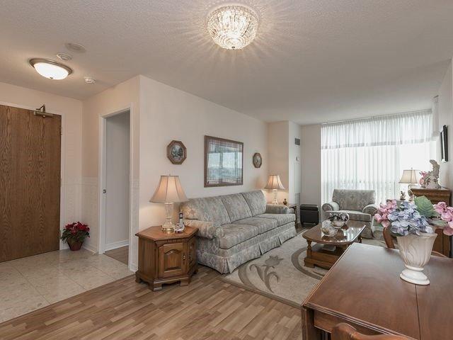 809 - 4889 Kimbermount Ave, Condo with 2 bedrooms, 2 bathrooms and 1 parking in Mississauga ON | Image 6